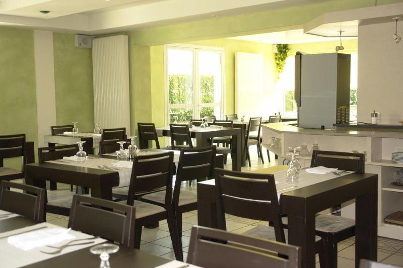 Hotel La Bonne Etape Évreux Zewnętrze zdjęcie