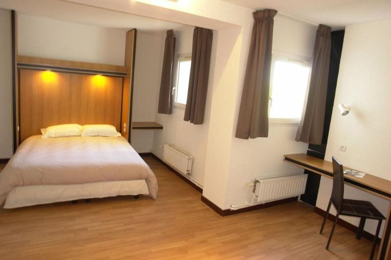 Hotel La Bonne Etape Évreux Zewnętrze zdjęcie